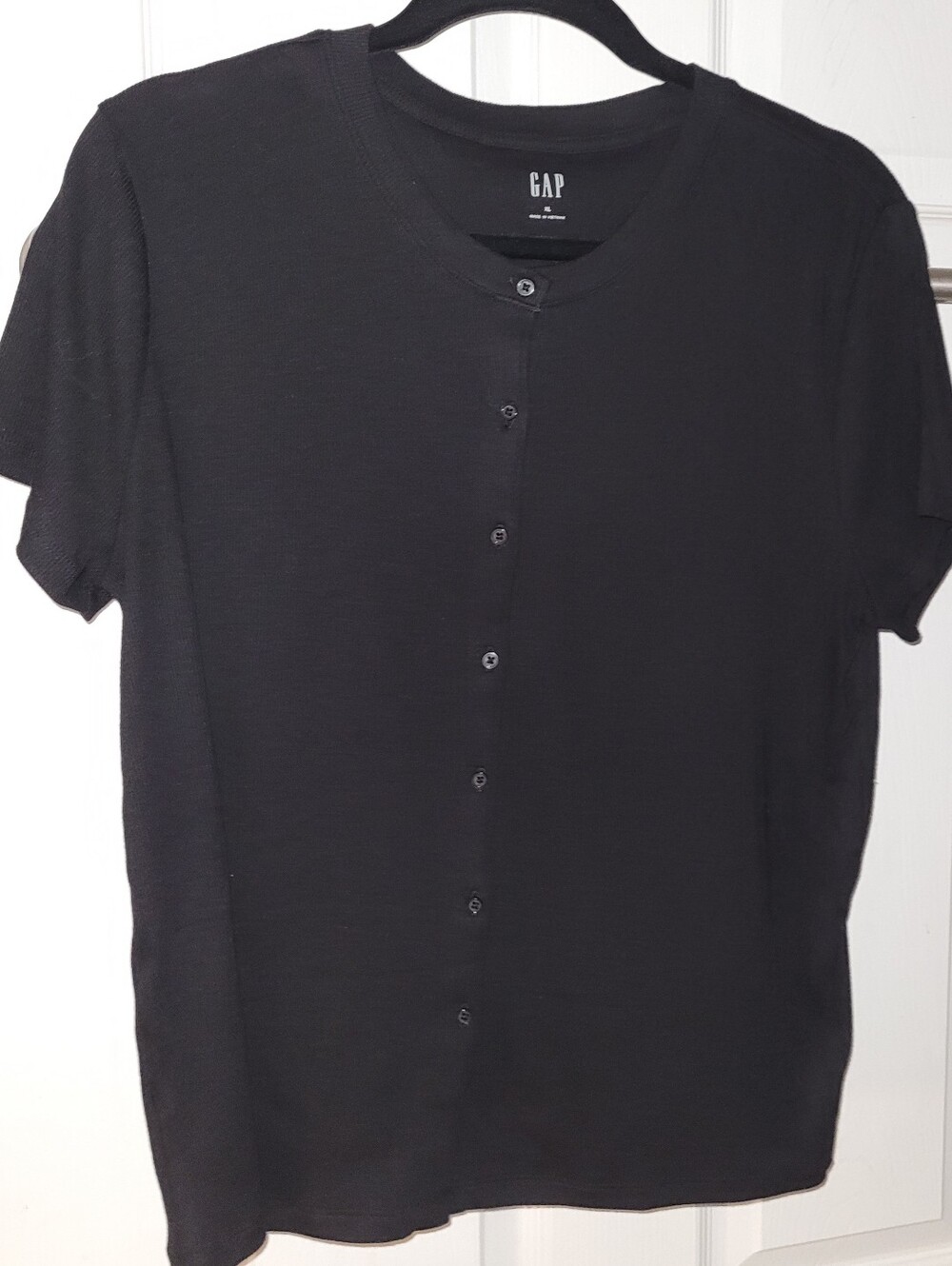 GAP Black Short-Sleeve Button-Down Casual Shirt
